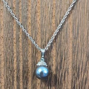 Avon Elegant Silver Necklace with Dark Pearl